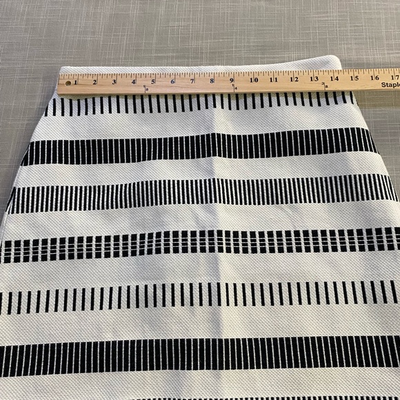 NWOT Zara skirt in cream and black. Women’s size M - Picture 8 of 13